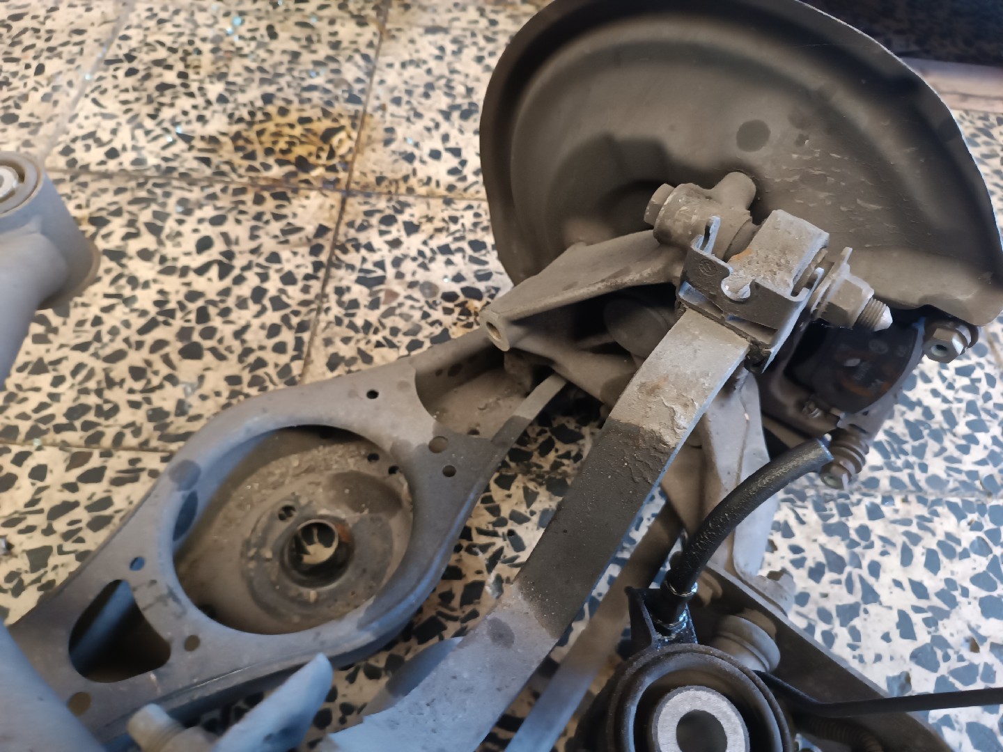 Eixo traseiro VOLKSWAGEN PASSAT (3C2) | 05 - 10 Imagem-4