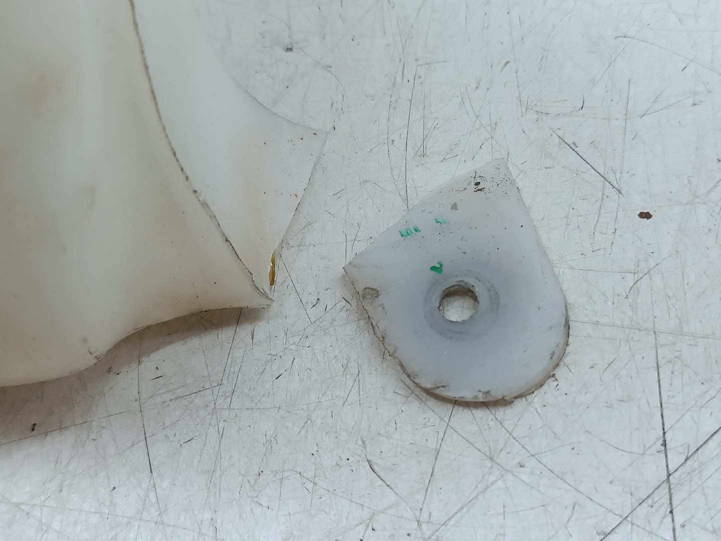 Reservatório de água do limpa para-brisas RENAULT CLIO II (BB_, CB_) | 98 -  Imagem-3