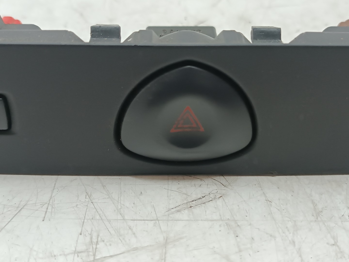 Conjunto de botões do tablier RENAULT CLIO II (BB_, CB_) | 98 -  Imagem-5