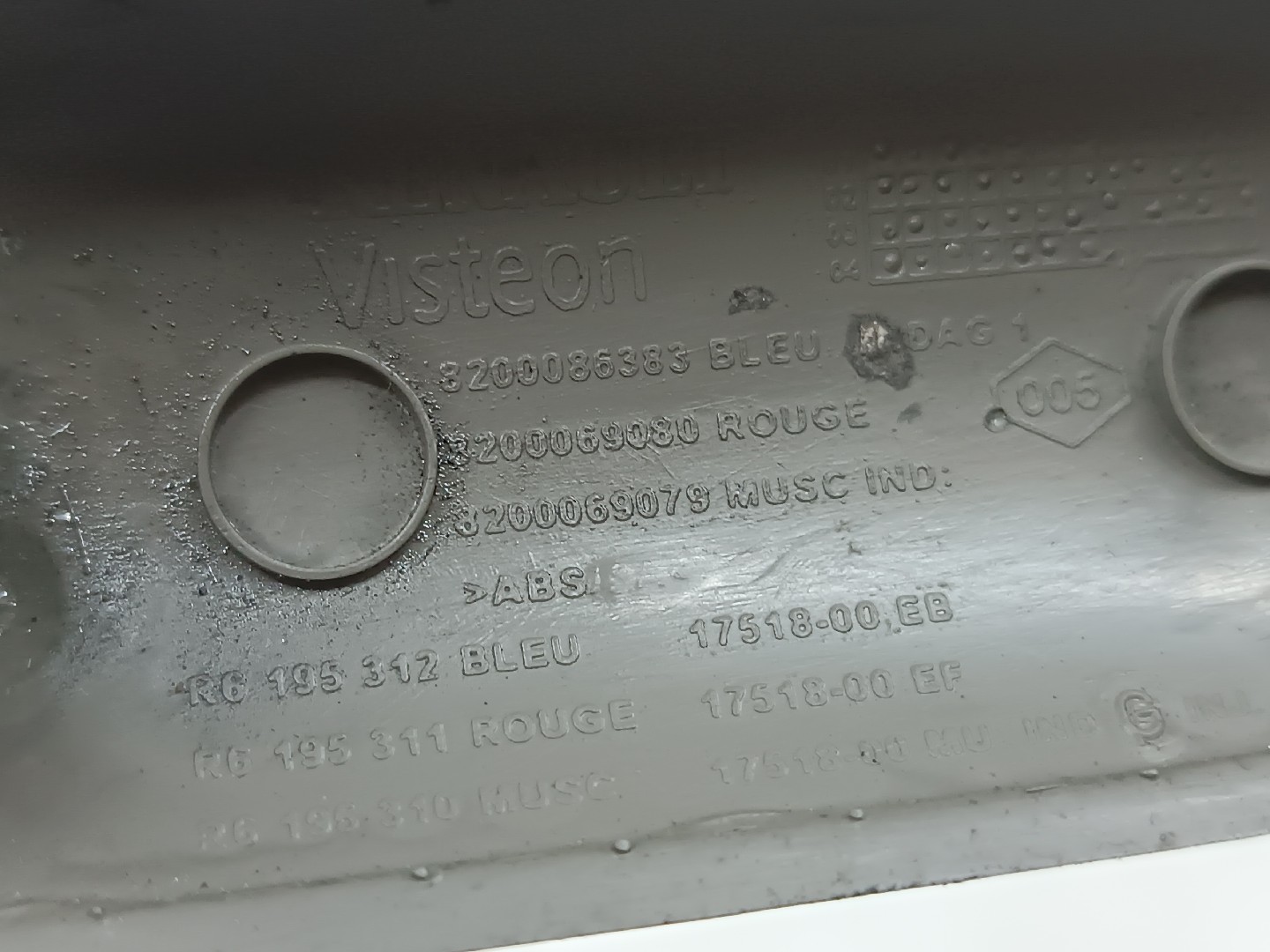 Acabamento Interior RENAULT CLIO II (BB_, CB_) | 98 -  Imagem-2