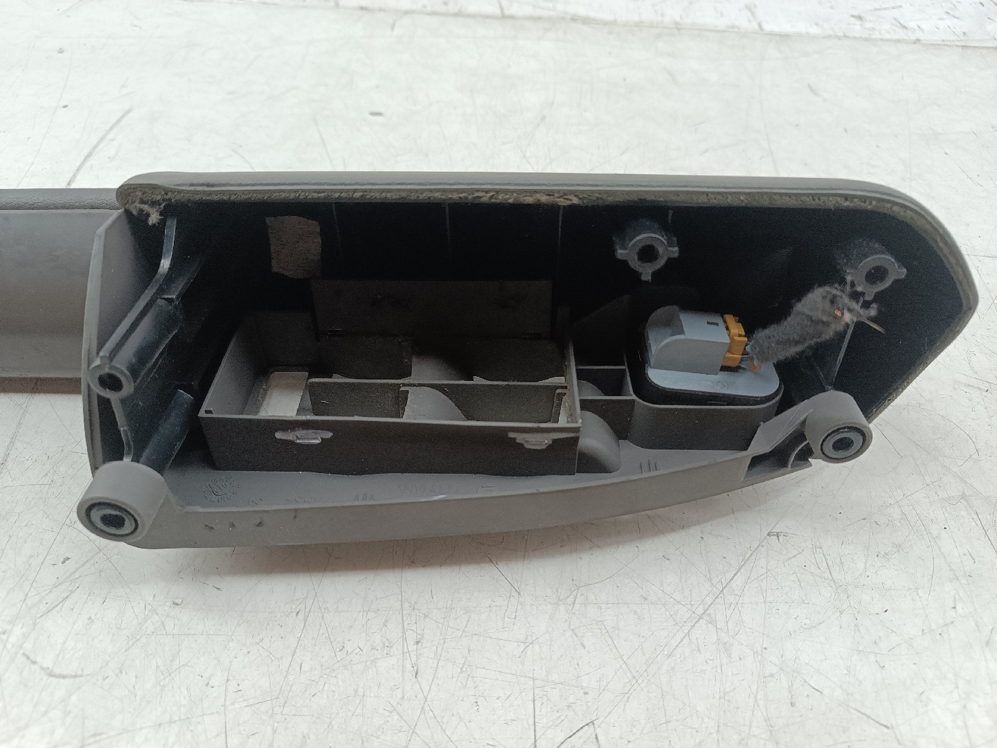 Pega da porta AUDI A4 Avant (8E5, B6) | 00 - 05 Imagem-1
