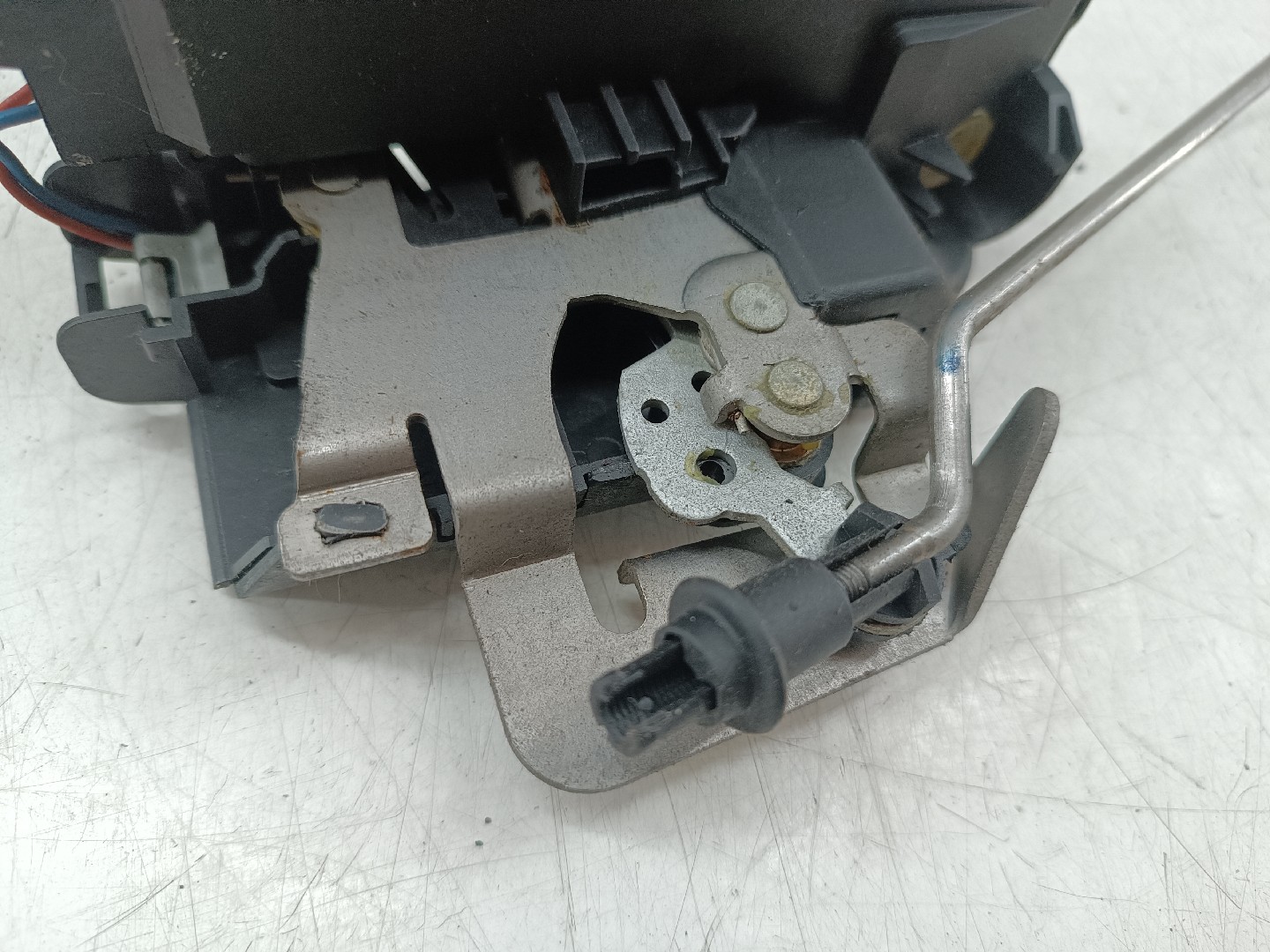 Fecho da Porta Frente Esquerdo AUDI A4 Avant (8E5, B6) | 00 - 05 Imagem-3