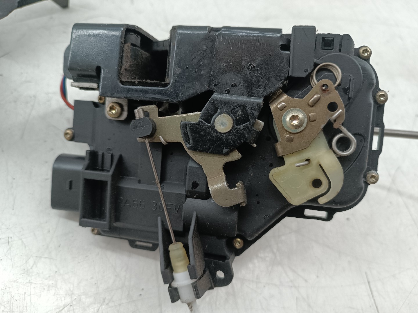 Fecho da Porta Frente Esquerdo AUDI A4 Avant (8E5, B6) | 00 - 05 Imagem-4