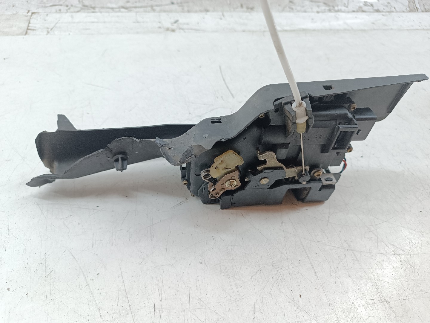 Fecho da Porta Frente Esquerdo AUDI A4 Avant (8E5, B6) | 00 - 05 Imagem-8