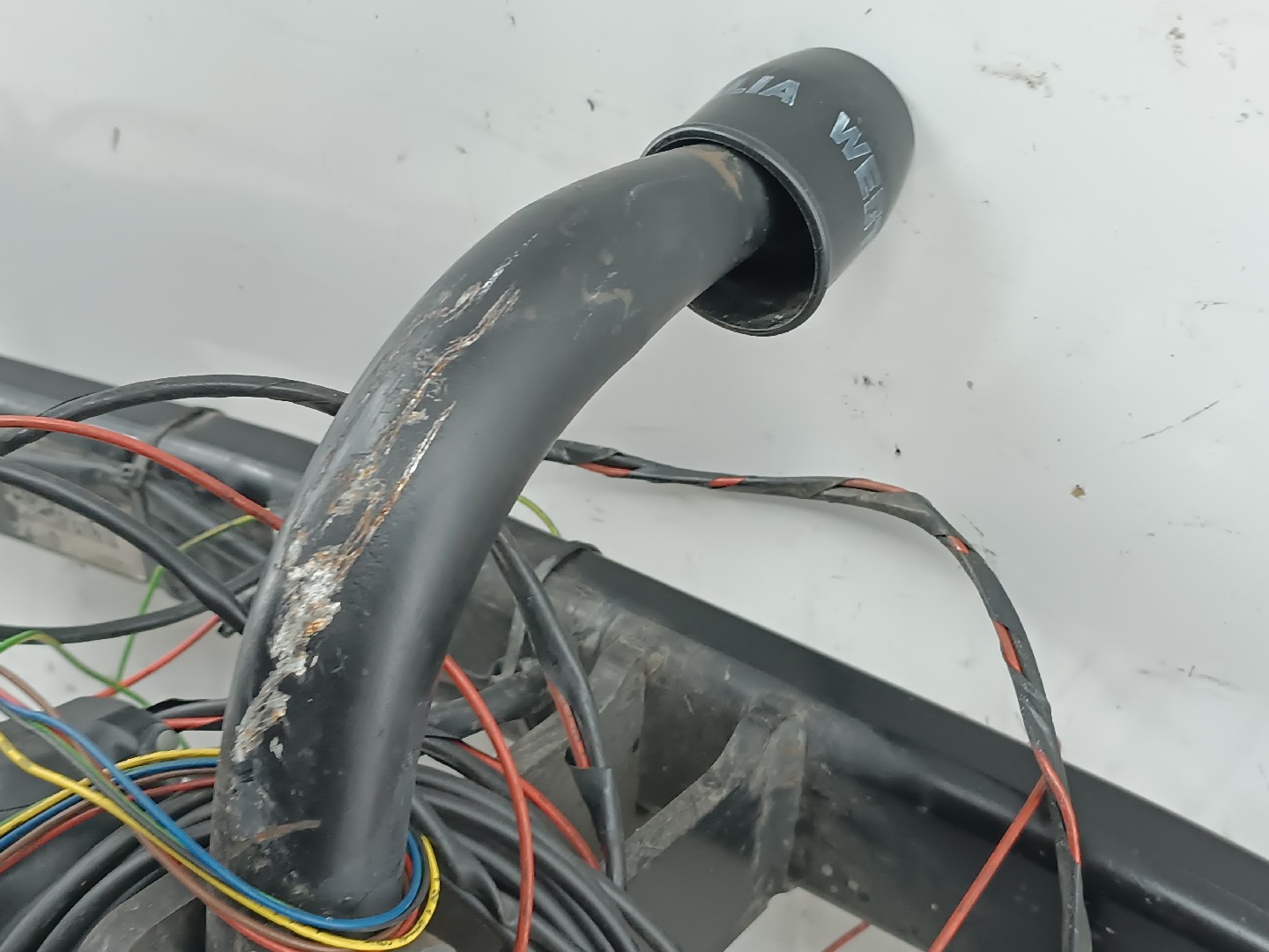 Barra / Suporte de bola de reboque AUDI A4 Avant (8E5, B6) | 00 - 05 Imagem-4