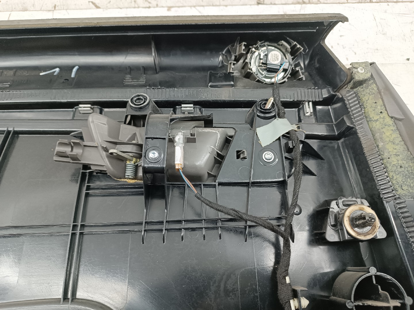 Quartela de porta trás direita AUDI A4 Avant (8E5, B6) | 00 - 05 Imagem-4