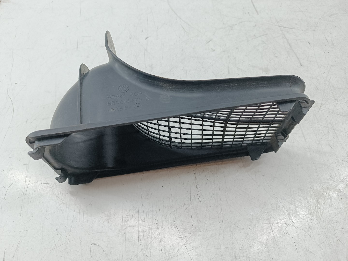 Grelha de filtro de ar VOLKSWAGEN POLO (6R1, 6C1) | 09 - 