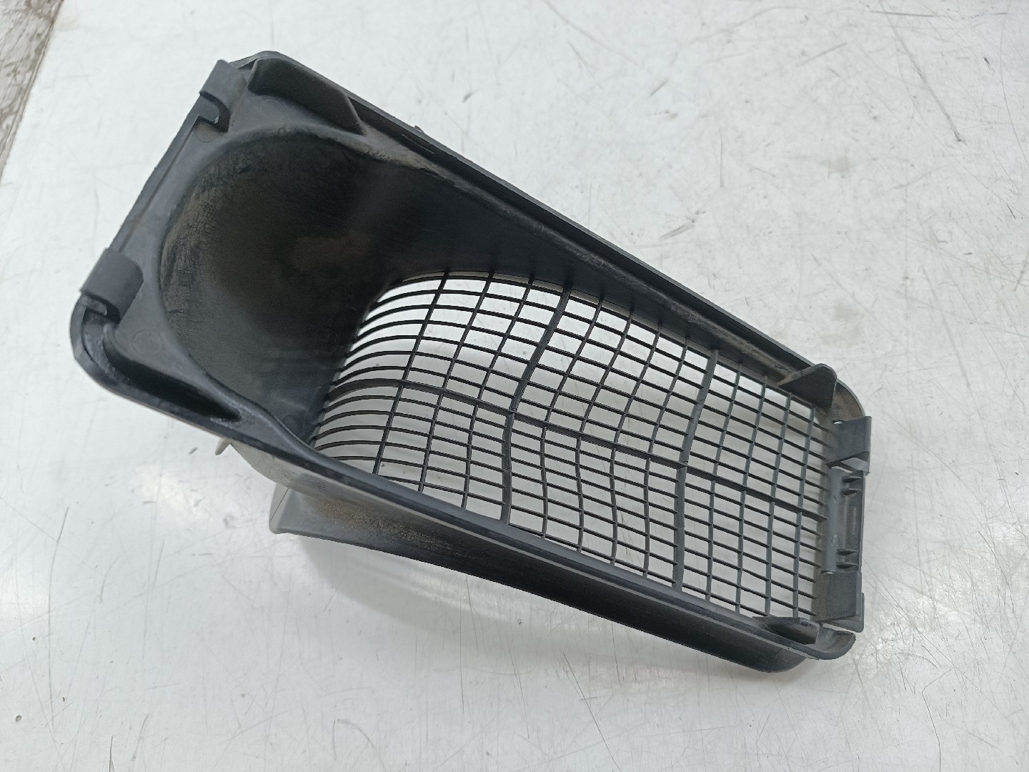 Grelha de filtro de ar VOLKSWAGEN POLO (6R1, 6C1) | 09 -  Imagem-2