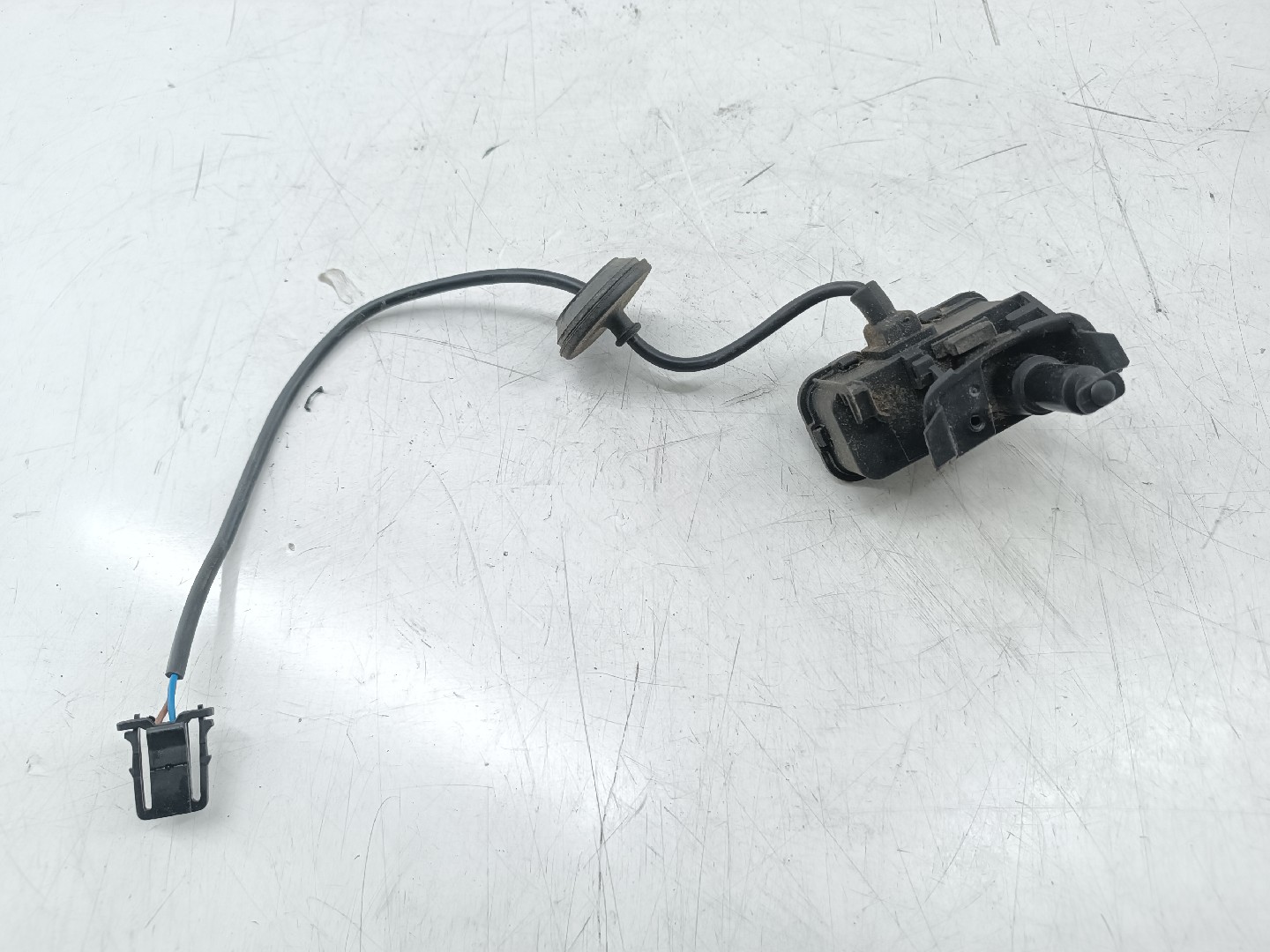 Fecho de deposito de combustível VOLKSWAGEN POLO (6R1, 6C1) | 09 - 