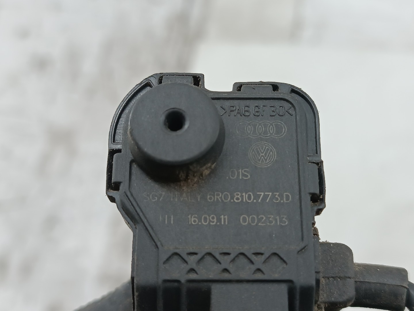 Fecho de deposito de combustível VOLKSWAGEN POLO (6R1, 6C1) | 09 -  Imagem-4