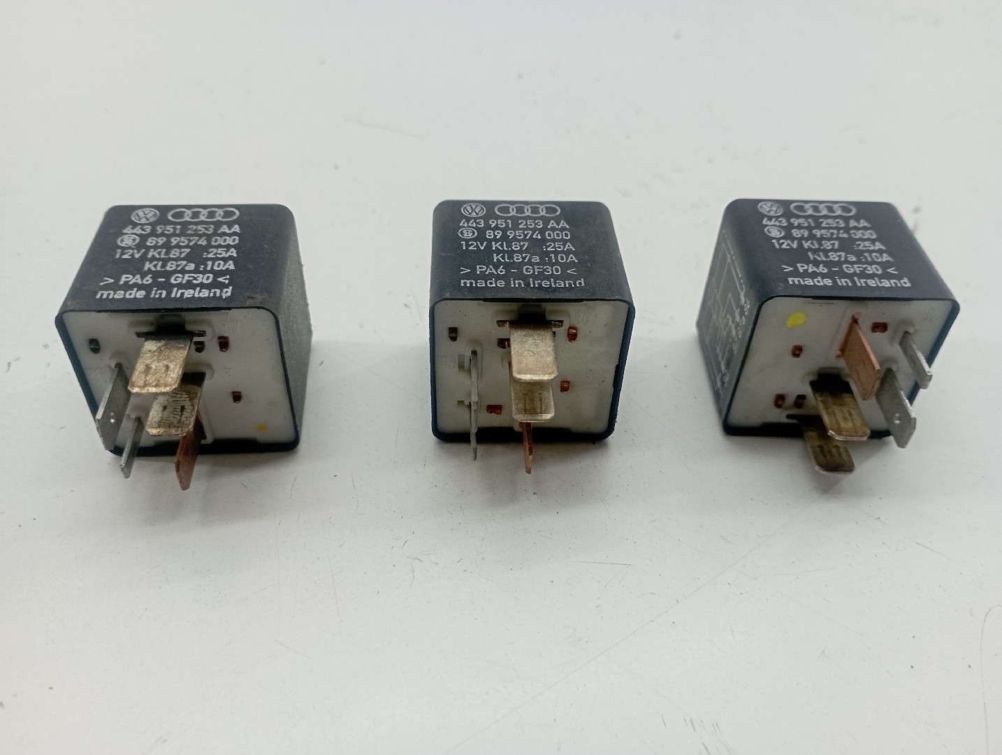 Relés AUDI A6 Avant (4A5, C4) | 94 - 97 Imagem-1