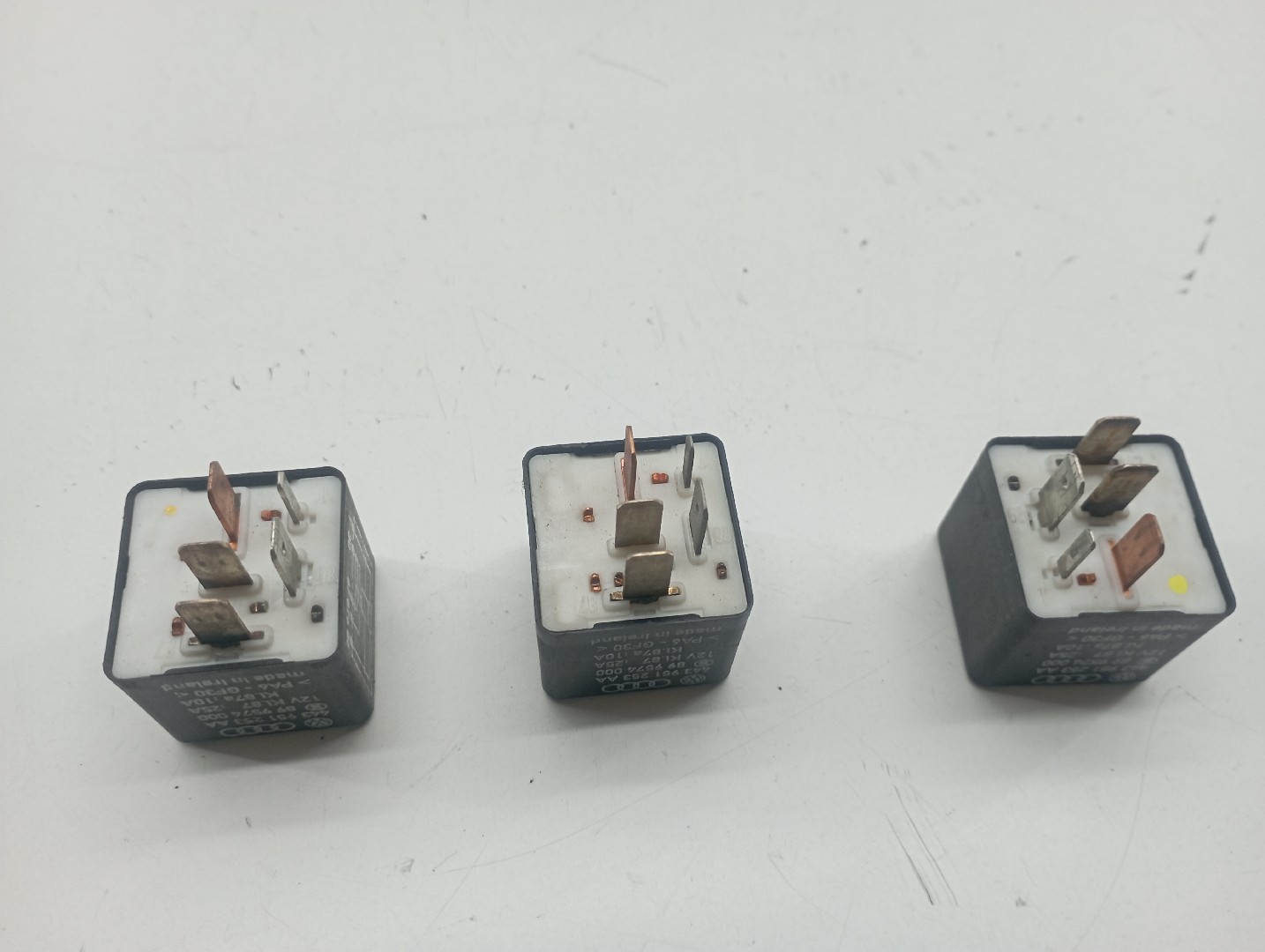 Relés AUDI A6 Avant (4A5, C4) | 94 - 97 Imagem-4