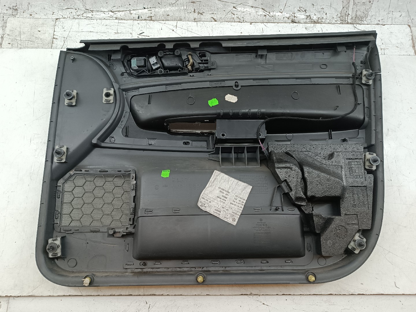 Quartela de porta frente esquerda VOLKSWAGEN POLO (9N_) | 01 - 14