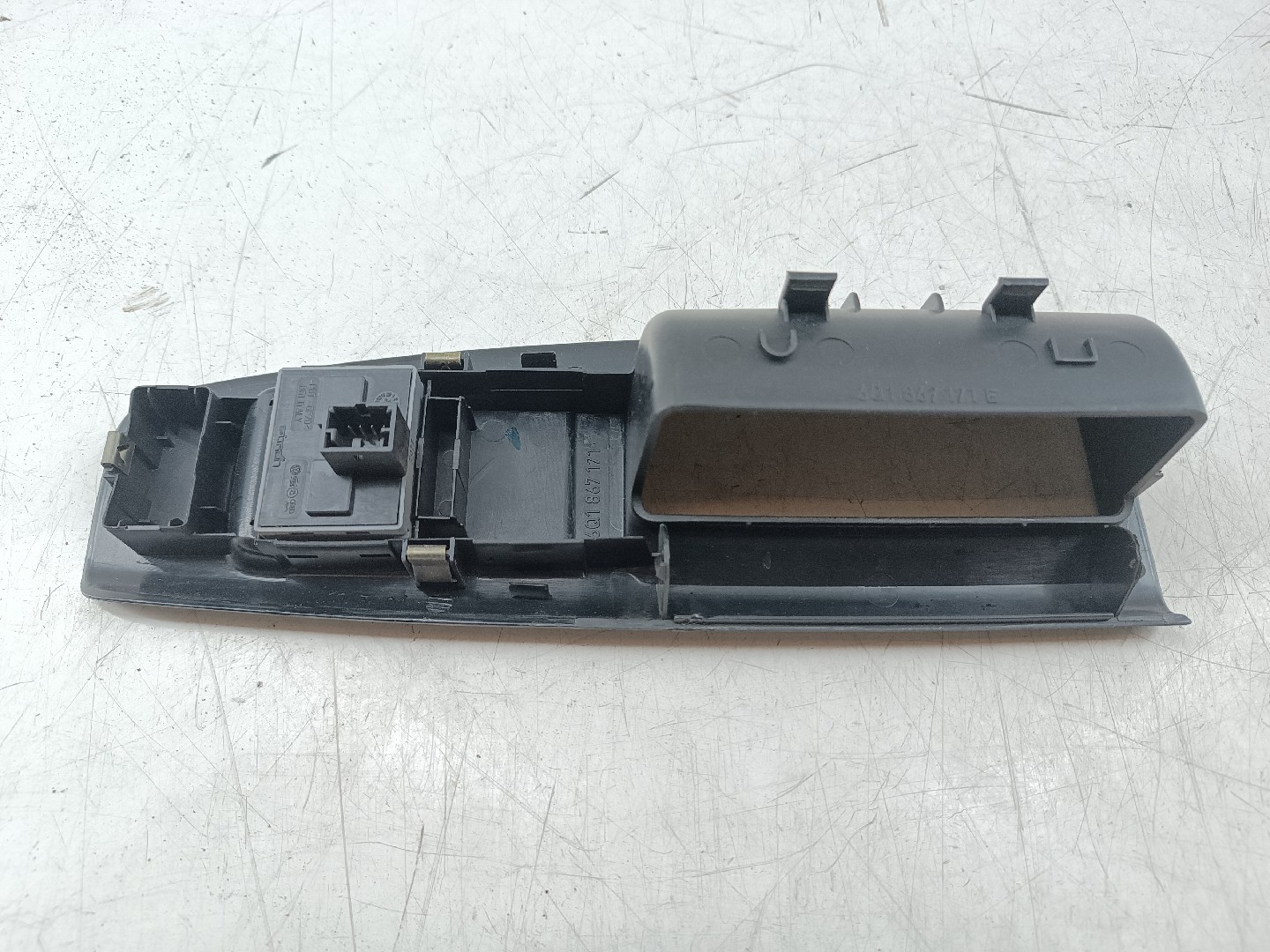 Comutador de vidro frente esquerdo VOLKSWAGEN POLO (9N_) | 01 - 14