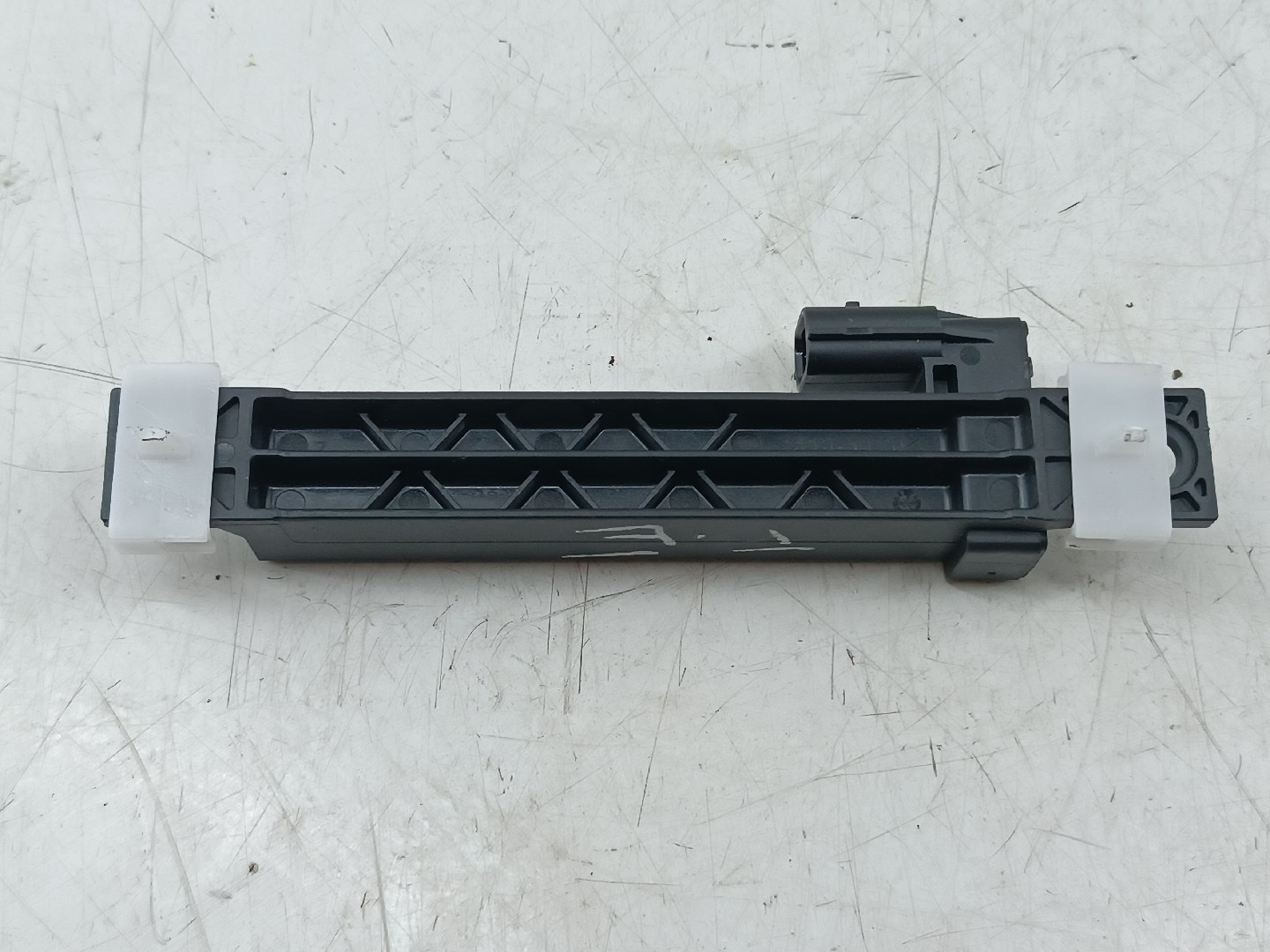 Amplificador de antena RENAULT CLIO V (BF_) | 19 - 