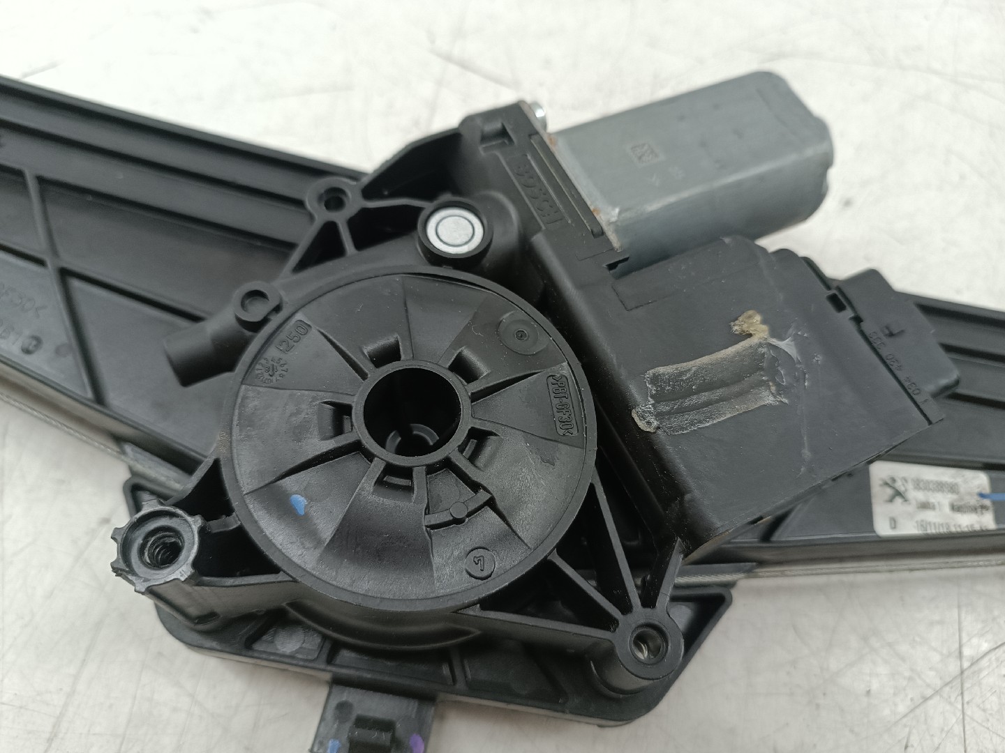 Motor e elevador de vidro trás direito PEUGEOT 5008 II | 16 -  Imagem-2