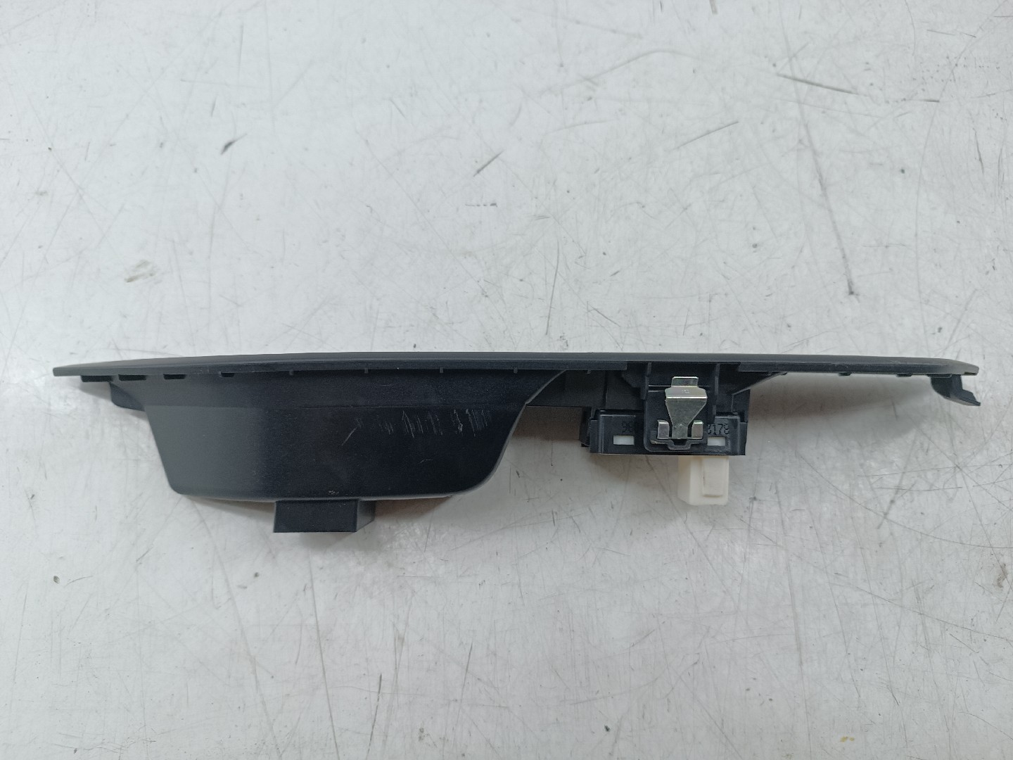 Comutador de vidro traseiro direito PEUGEOT 5008 II | 16 -  Imagem-3