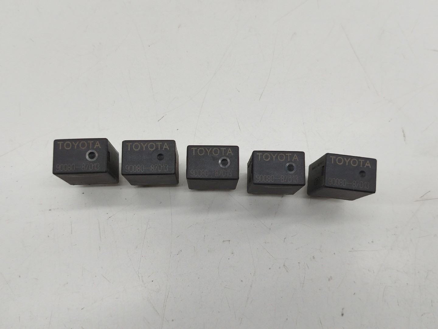 Relés TOYOTA AVENSIS (_T22_) | 97 - 03