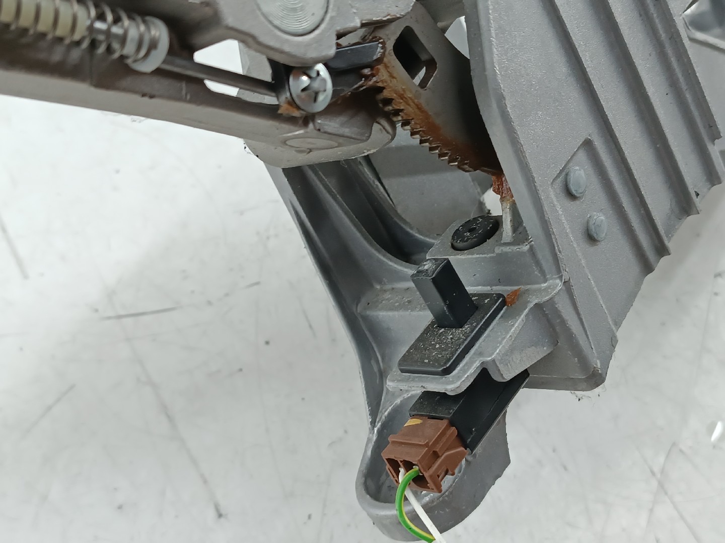 Travão de mão PEUGEOT 308 II | 13 -  Imagem-4