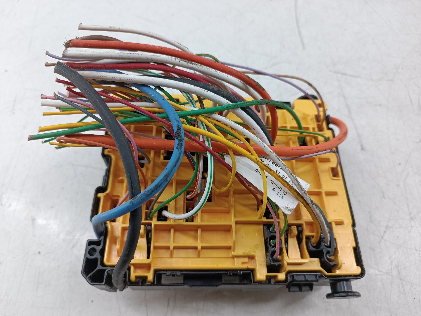 Caixa de fusíveis e relés PEUGEOT 308 SW II | 14 - 