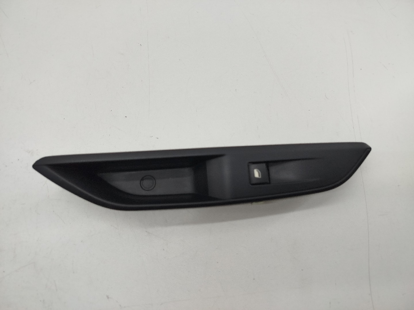 Comutador de vidro traseiro direito PEUGEOT 5008 II | 16 - 