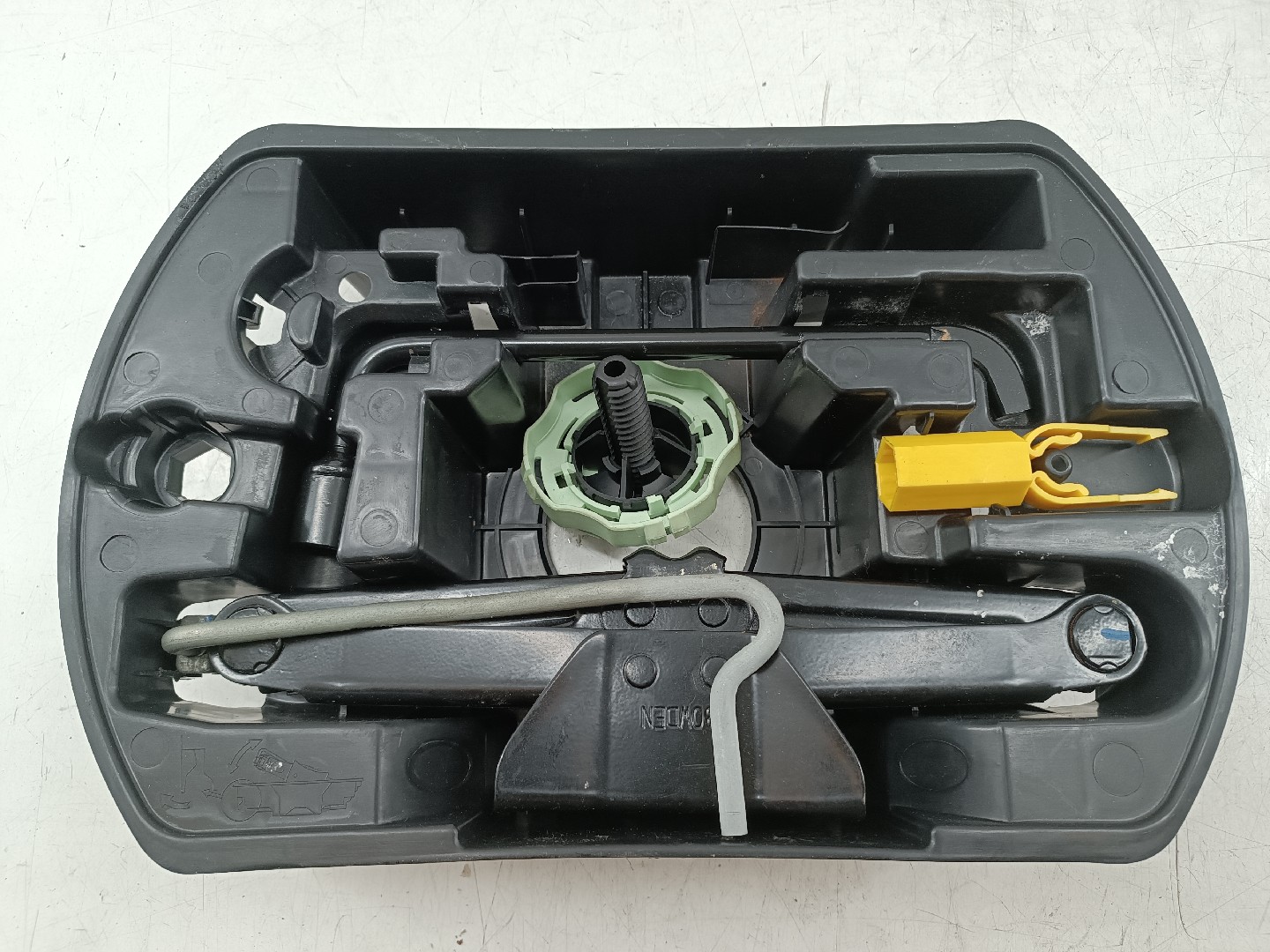 Kit pneu suplente PEUGEOT 308 SW II | 14 -  Imagem-4