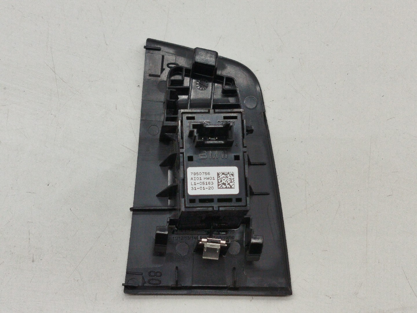 Comutador de vidro frente direito BMW 1 (F40) | 19 -  Imagem-5