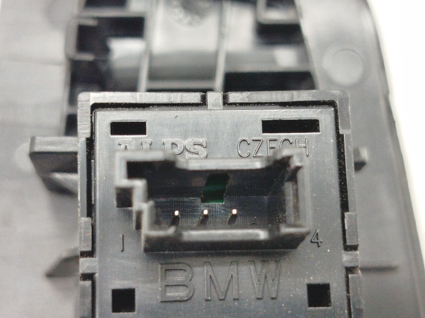 Comutador de vidro frente direito BMW 1 (F40) | 19 -  Imagem-4