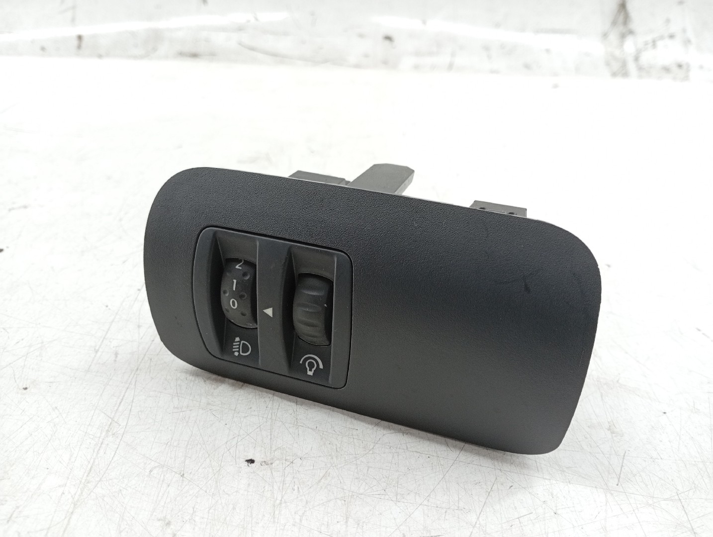 Regulador de luzes RENAULT MEGANE II (BM0/1_, CM0/1_) | 01 - 12 Imagem-4