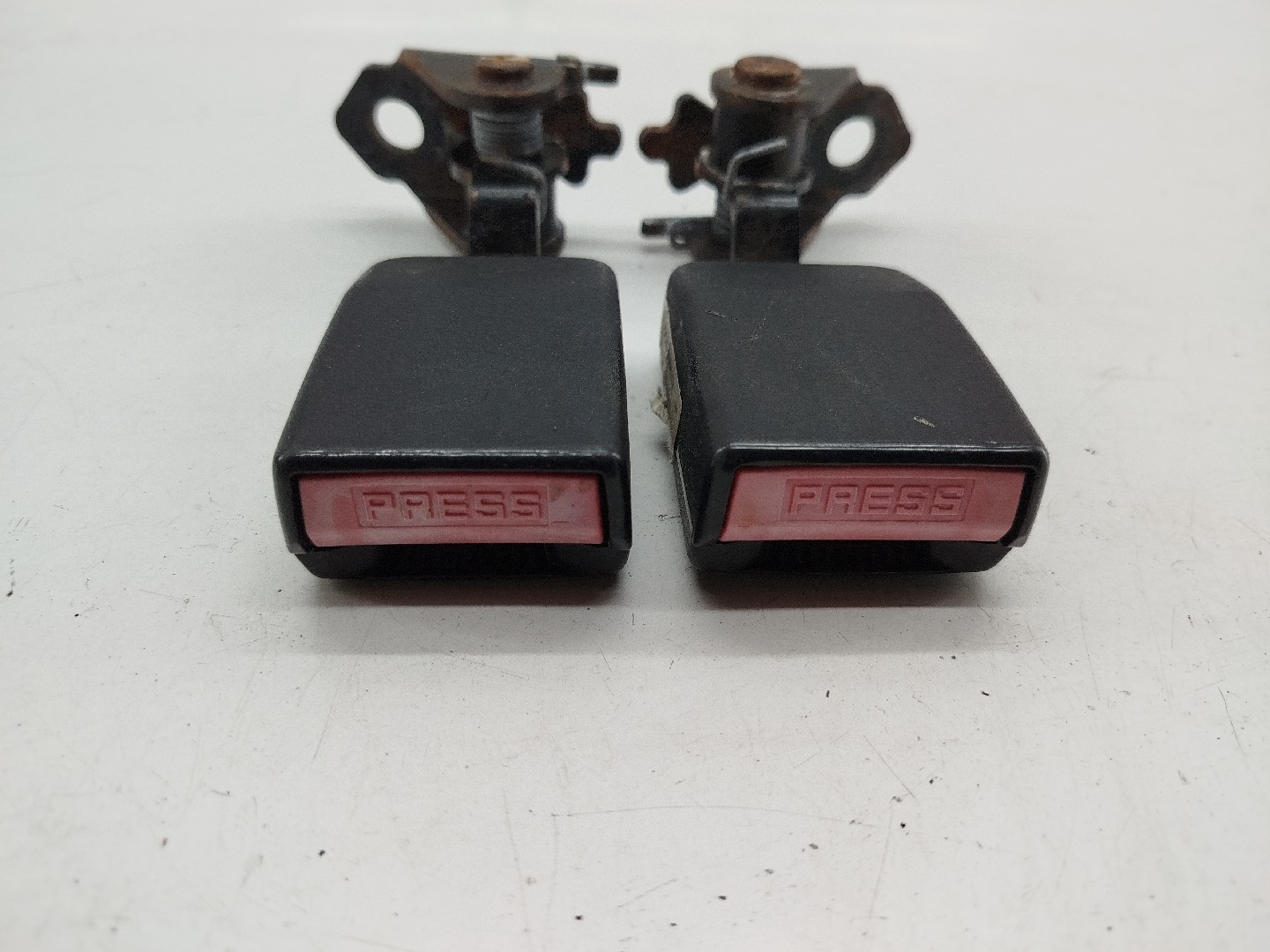 Encaixe do cinto PEUGEOT 407 Coupé (6C_) | 05 -  Imagem-2