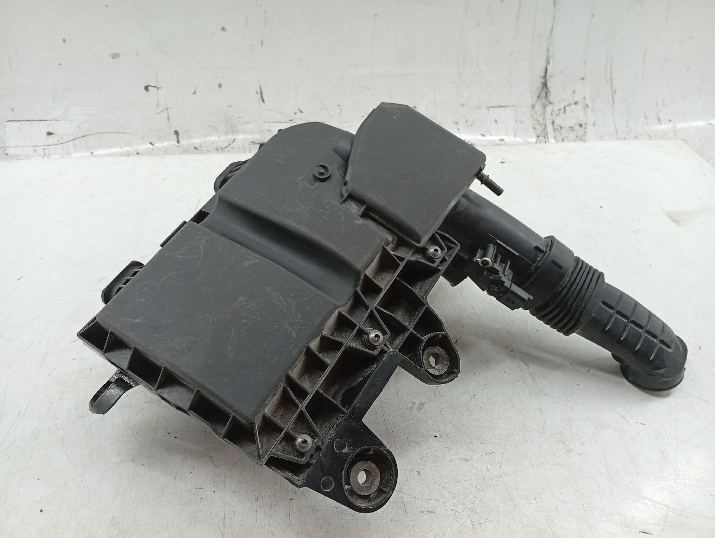 Caixa de filtro de ar PEUGEOT 208 I (CA_, CC_) | 12 - 