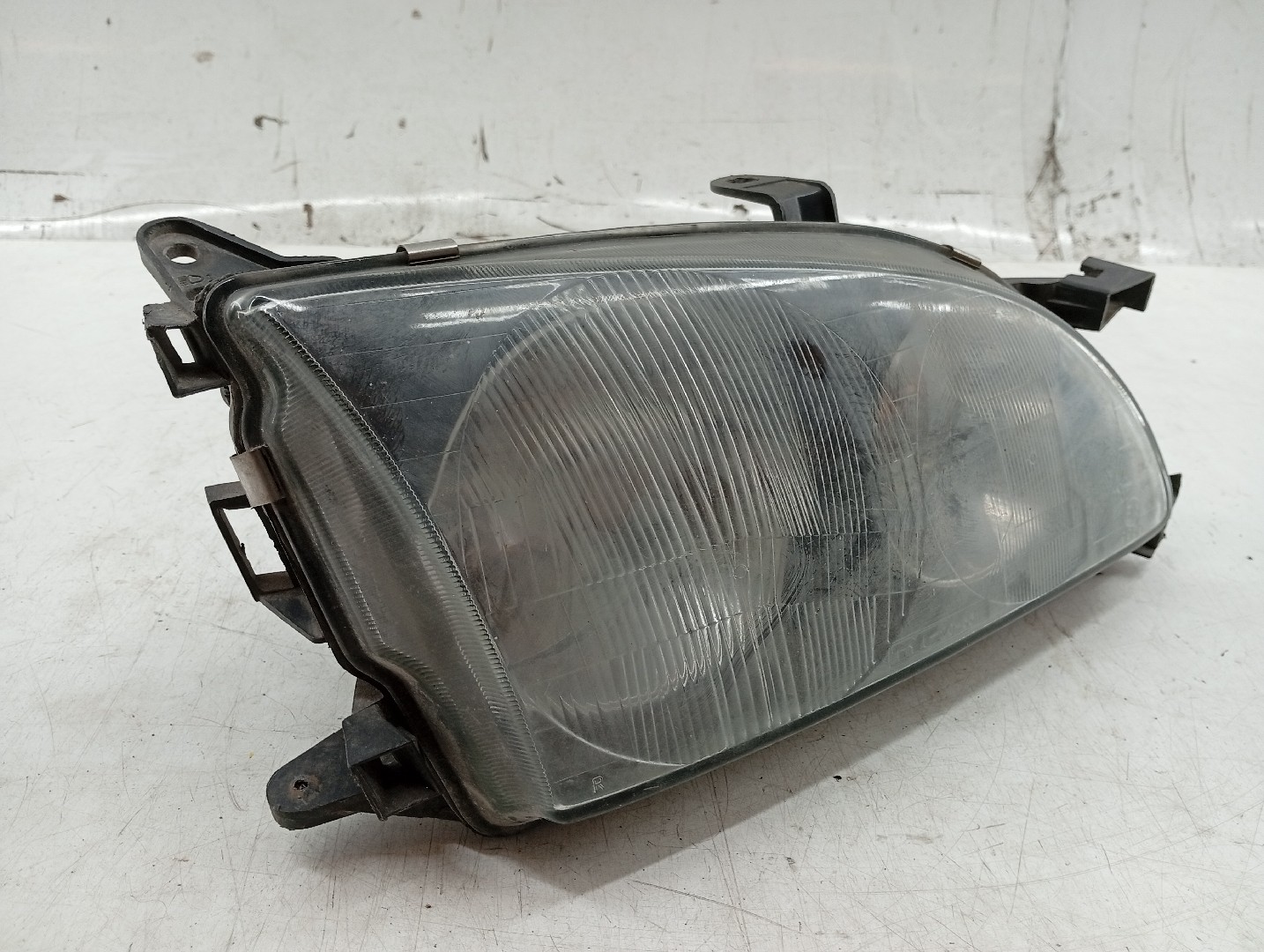 Ótica Direita TOYOTA AVENSIS (_T22_) | 97 - 03 Imagem-1