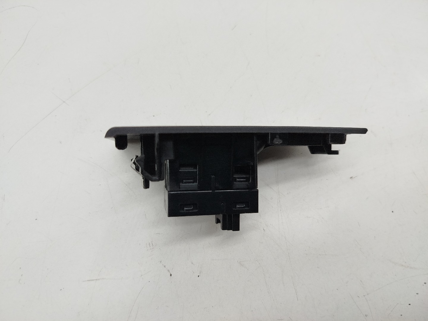 Comutador de vidro traseiro direito BMW 1 (F40) | 19 -  Imagem-1