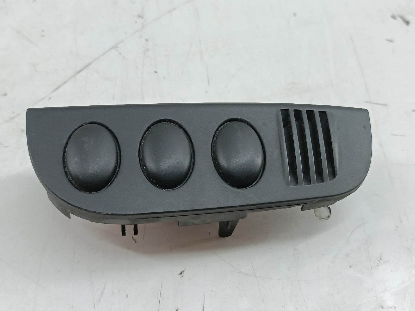 Botão falso do painel CITROEN C3 I (FC_, FN_) | 02 -  Imagem-3