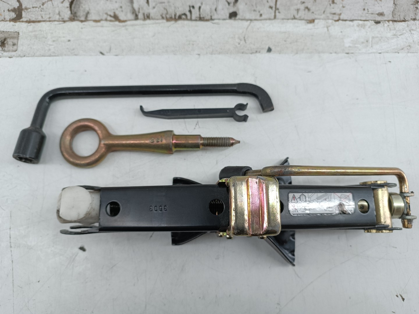 Kit pneu suplente CITROEN C3 I (FC_, FN_) | 02 -  Imagem-1