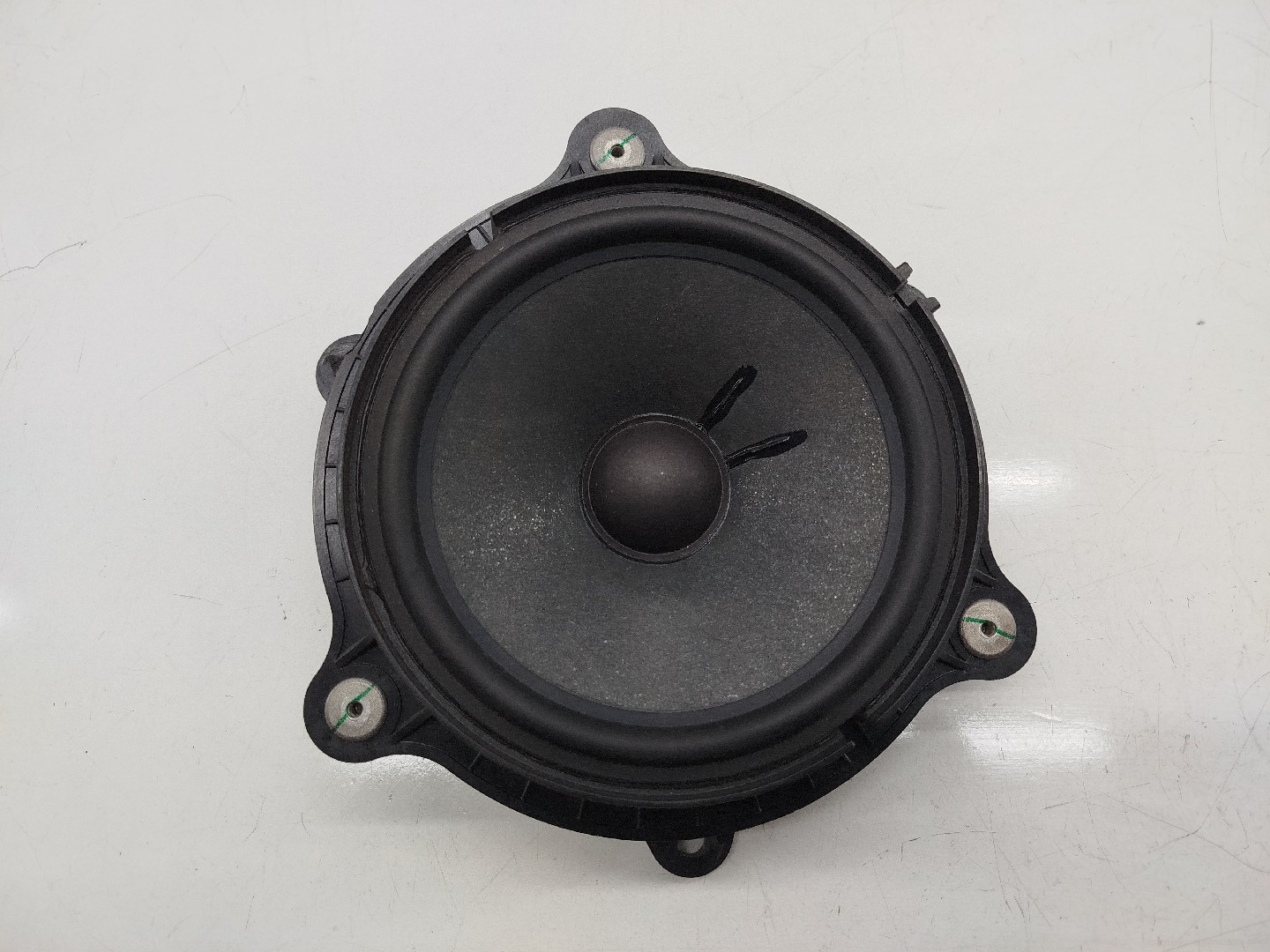 Coluna de som RENAULT MEGANE IV Hatchback (B9A/M/N_) | 15 - 