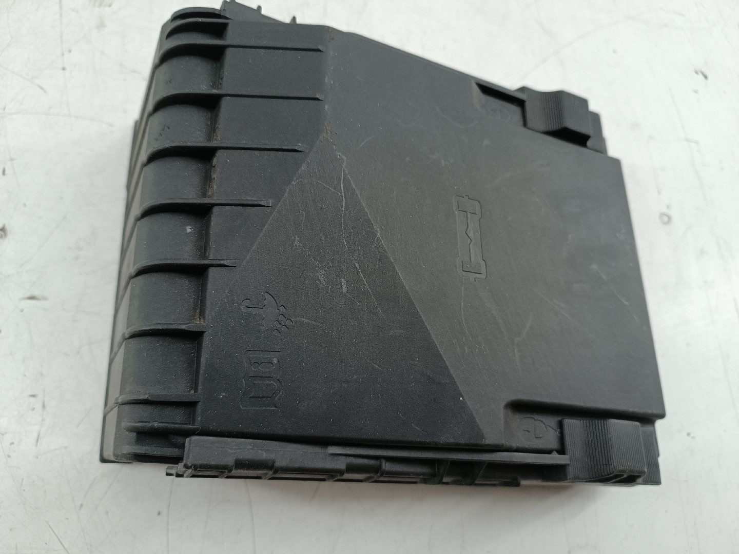 Tampa de caixa de fusiveis VOLKSWAGEN PASSAT (3C2) | 05 - 10 Imagem-3