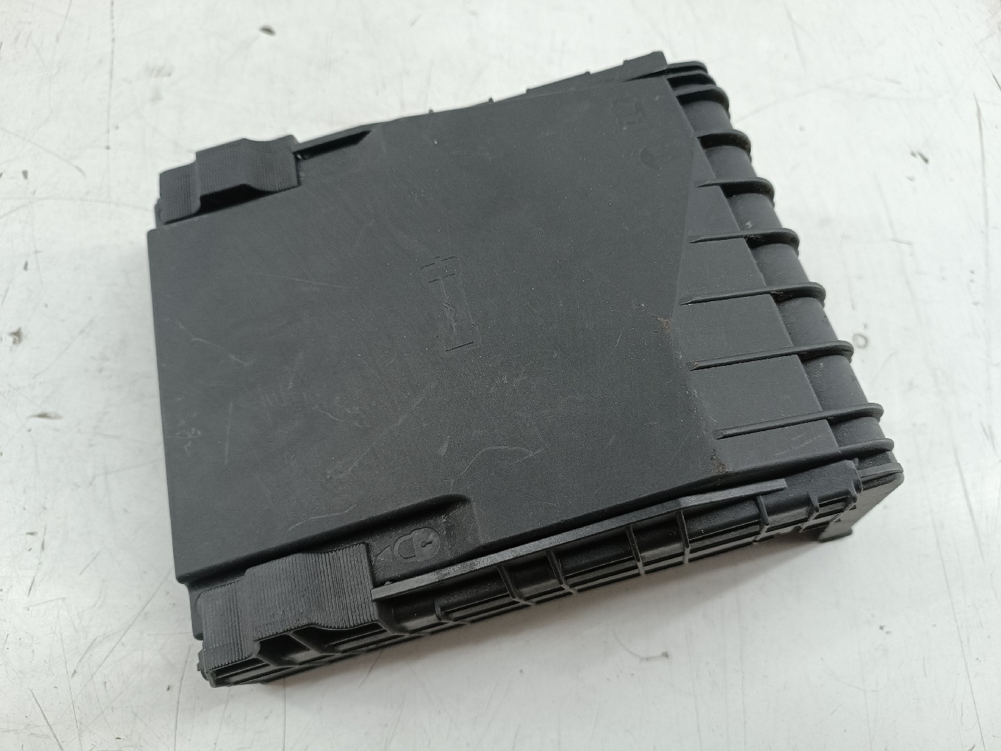 Tampa de caixa de fusiveis VOLKSWAGEN PASSAT (3C2) | 05 - 10 Imagem-4