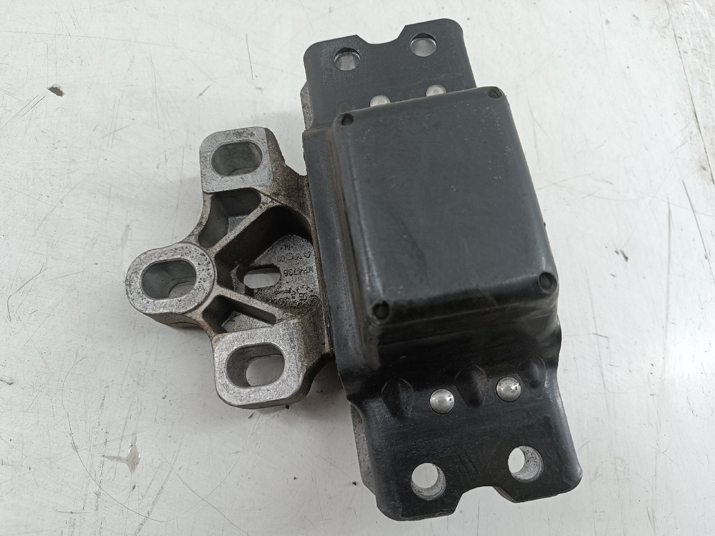 Apoio De Motor VOLKSWAGEN PASSAT (3C2) | 05 - 10