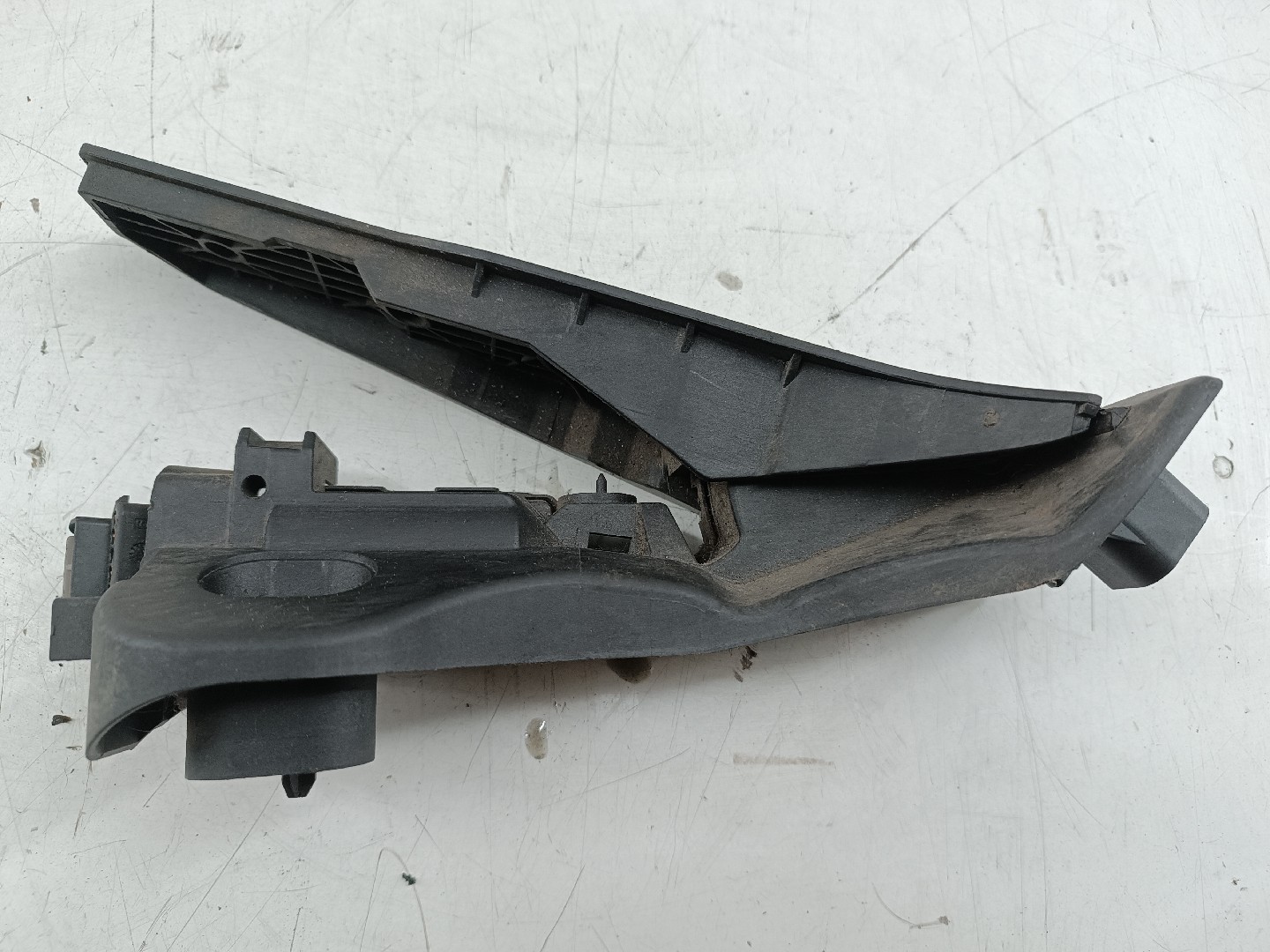 Pedal acelerador VOLKSWAGEN PASSAT (3C2) | 05 - 10