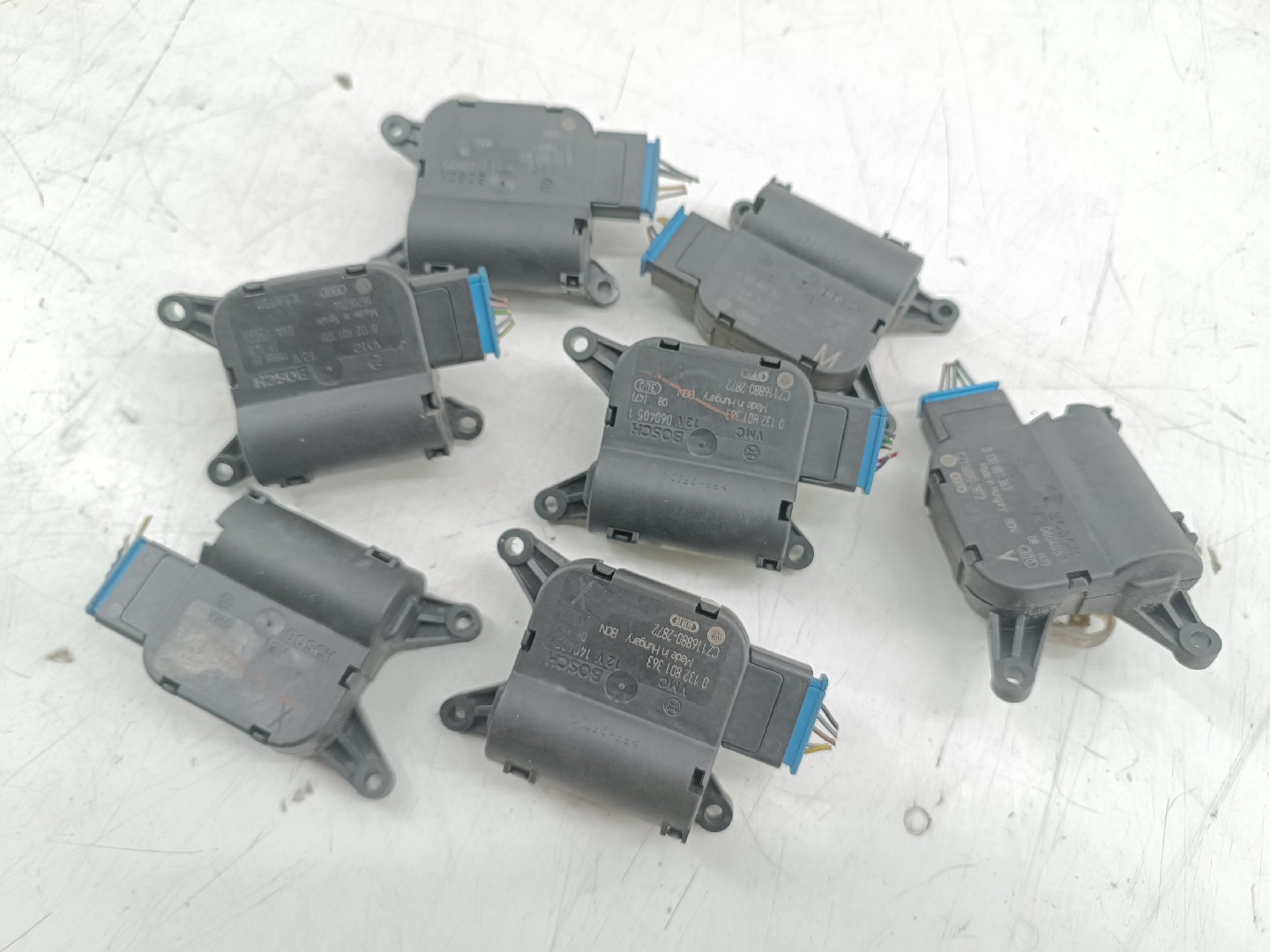 Motores atuadores de sofagem VOLKSWAGEN PASSAT (3C2) | 05 - 10 Imagem-3