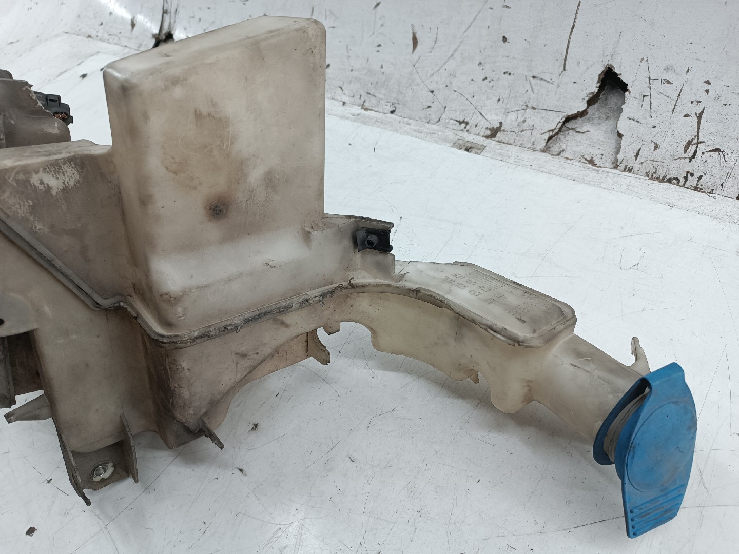 Reservatório de água do limpa para-brisas VOLKSWAGEN PASSAT (3C2) | 05 - 10 Imagem-2