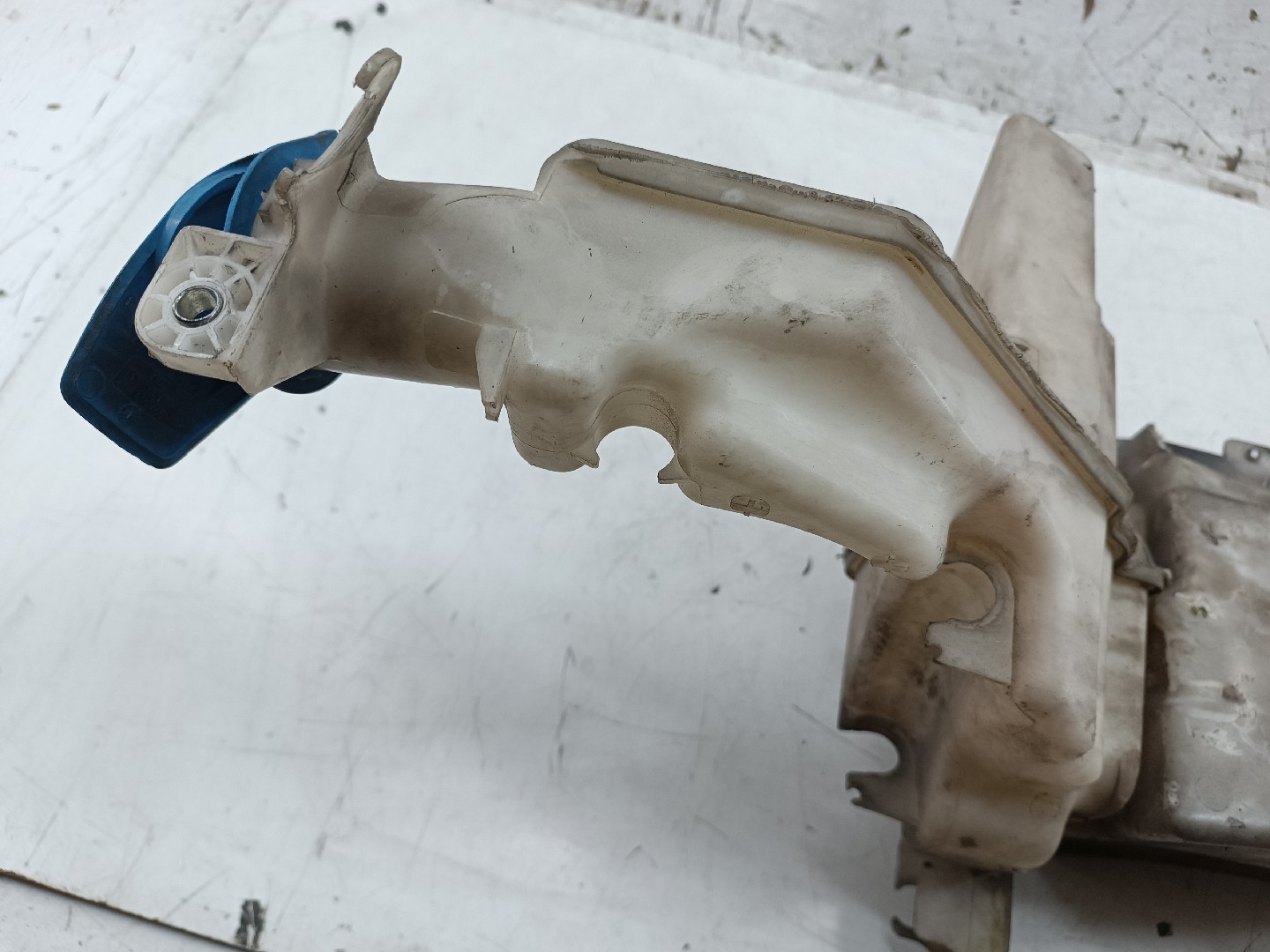 Reservatório de água do limpa para-brisas VOLKSWAGEN PASSAT (3C2) | 05 - 10 Imagem-6