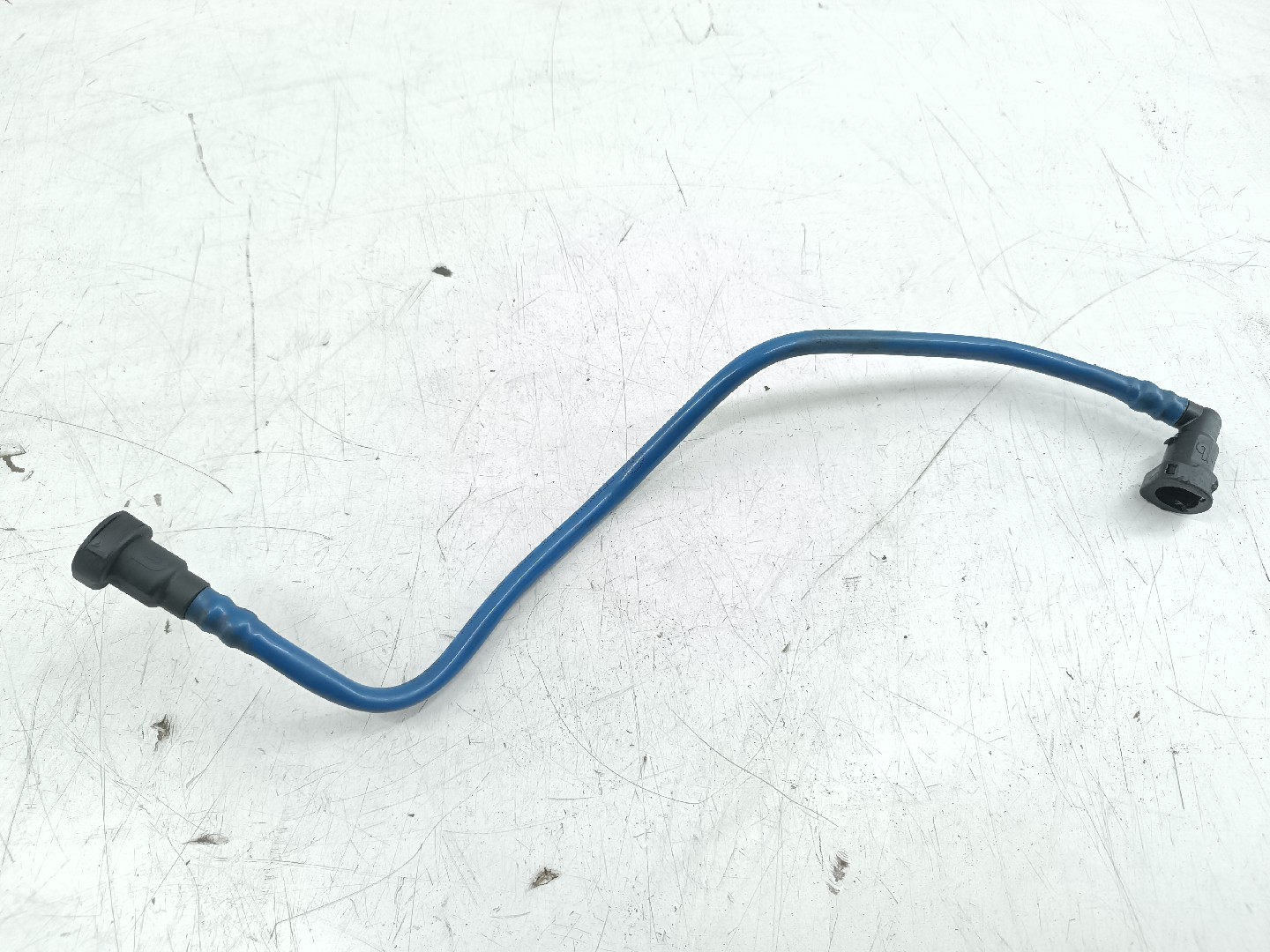 Tubo do combustível VOLKSWAGEN PASSAT (3C2) | 05 - 10