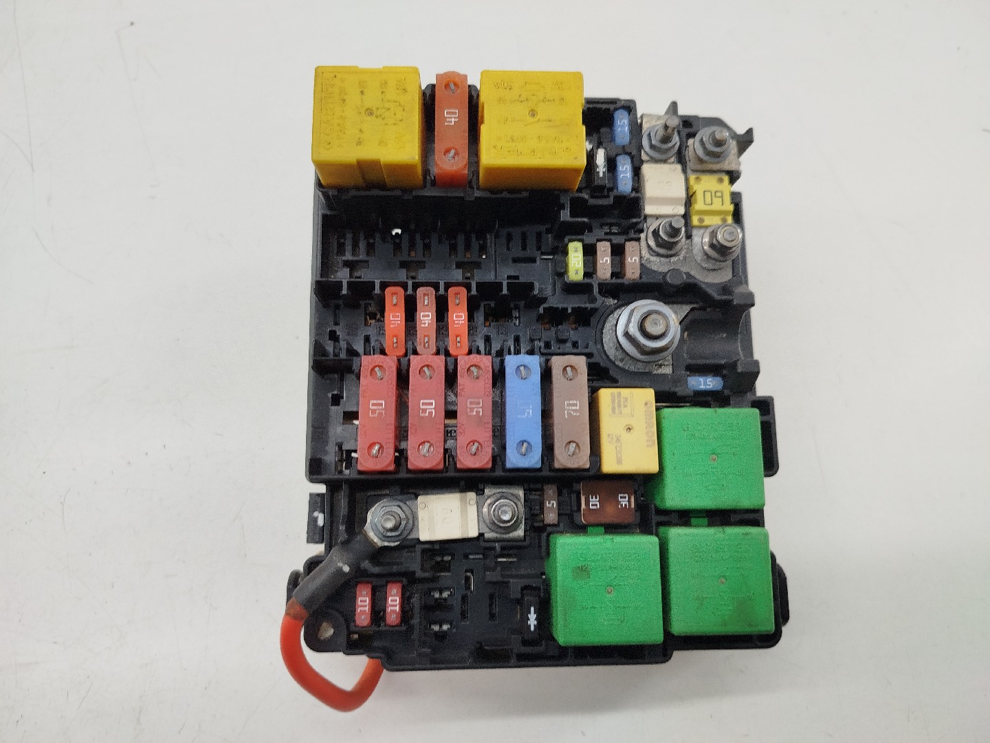 Caixa de fusíveis e relés PEUGEOT 308 SW II | 14 - 