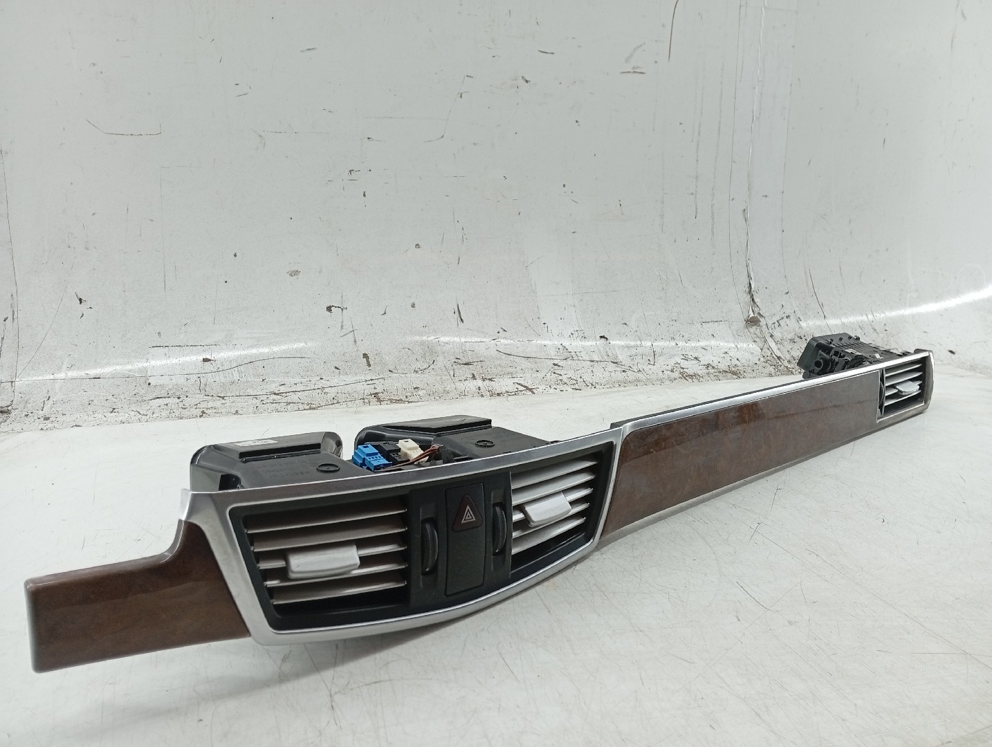 Friso do Tablier MERCEDES-BENZ E-CLASS (W212) | 09 - 16