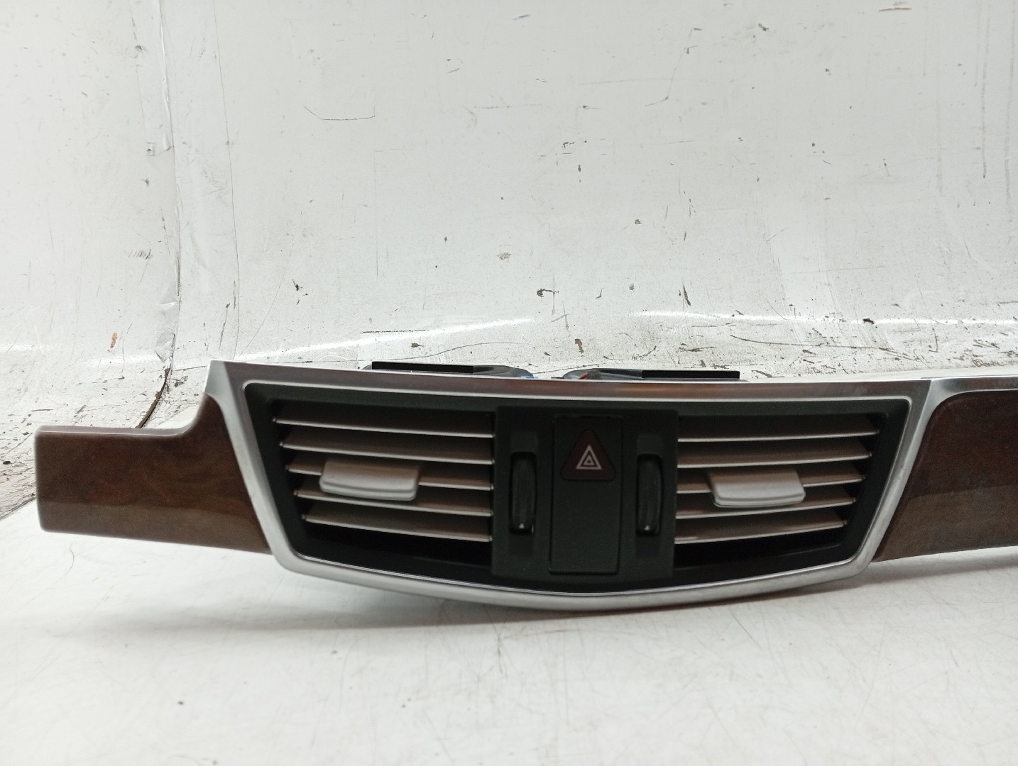 Friso do Tablier MERCEDES-BENZ E-CLASS (W212) | 09 - 16 Imagem-1