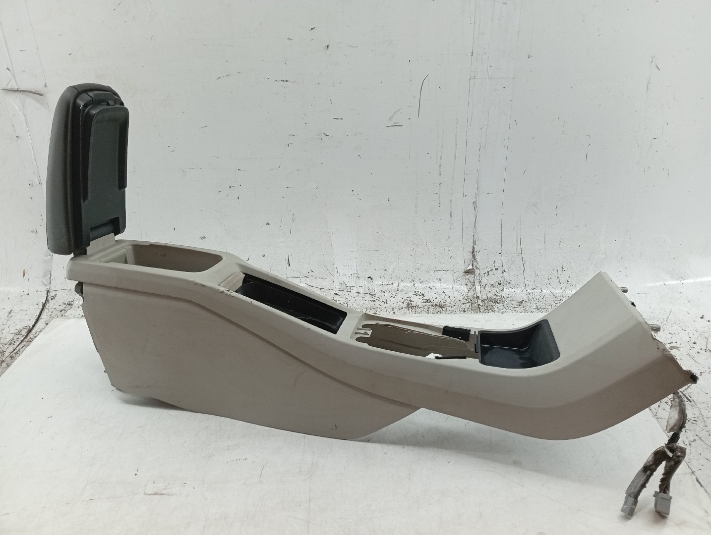 Consola de apoio de braço VOLVO V40 Hatchback (525, 526) | 12 - 