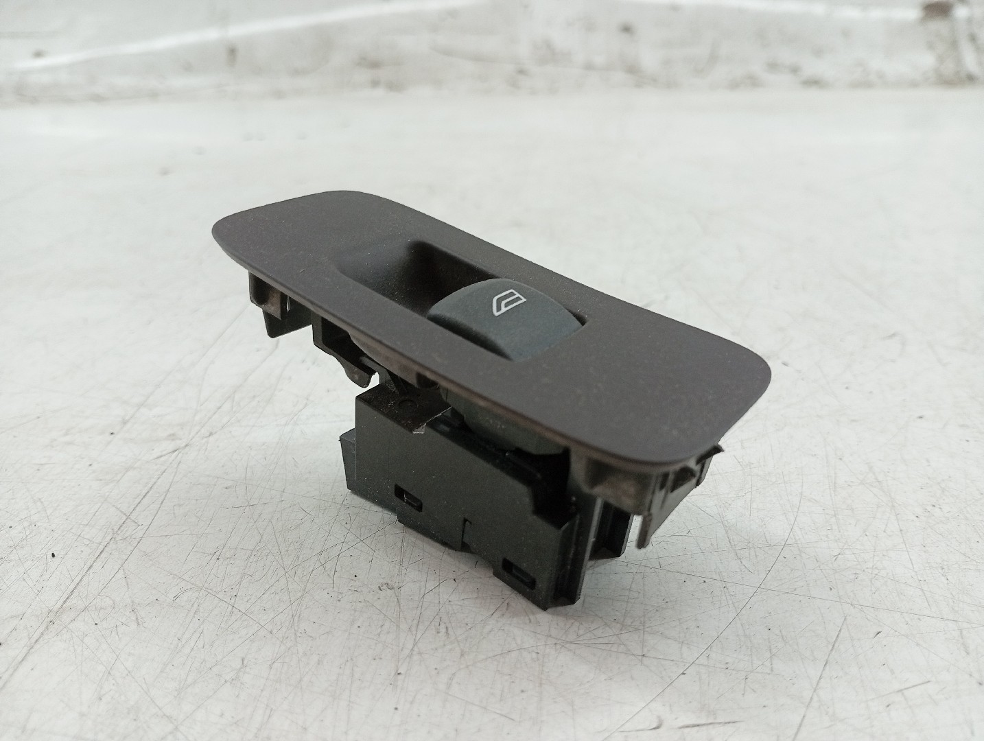 Interruptor VOLVO V40 Hatchback (525, 526) | 12 -  Imagem-1