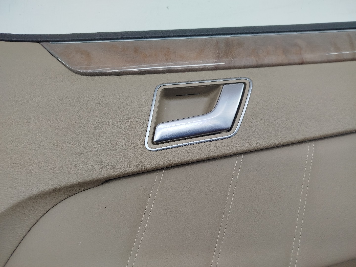 Quartela de porta trás direita MERCEDES-BENZ E-CLASS (W212) | 09 - 16 Imagem-1